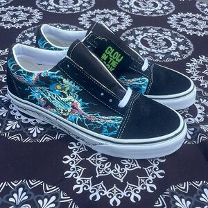 Vans Glow In the Dark Skull Print Low Tops Women’s 7.5 Men’s 6 NWT